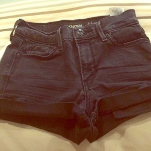 Black denim Levi’s shorts